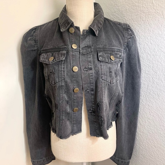 Forever 21 Jackets & Blazers - Womens Forever 21 Distressed cropped Denim Jacket